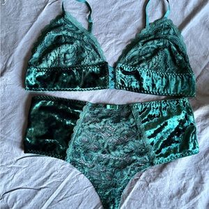 4 bralette and panty sets